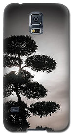 Load image into Gallery viewer, Walking along the Thames - Phone Case
