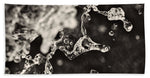 Load image into Gallery viewer, Fluid Structures - Bath Towel
