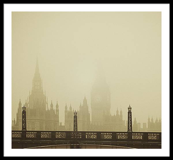 Misty London skyline - Framed Print