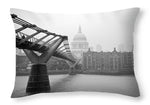 Load image into Gallery viewer, Modern and Traditional London - Throw Pillow
