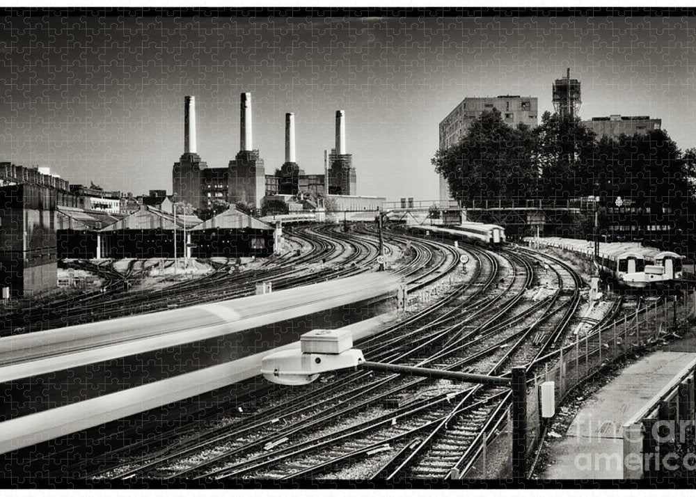 The Train and Battersea Power Station - Puzzle