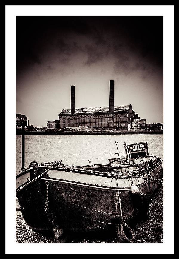 walking along the Thames - Framed Print