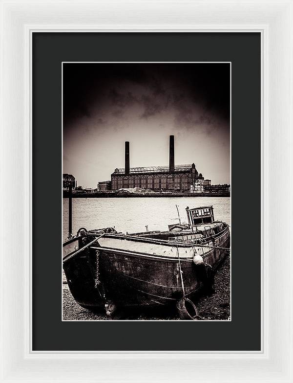 walking along the Thames - Framed Print