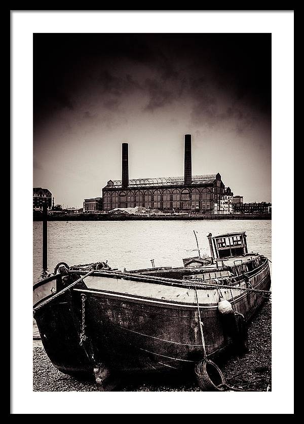 walking along the Thames - Framed Print