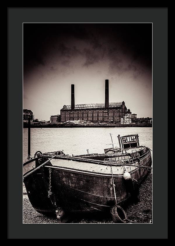 walking along the Thames - Framed Print